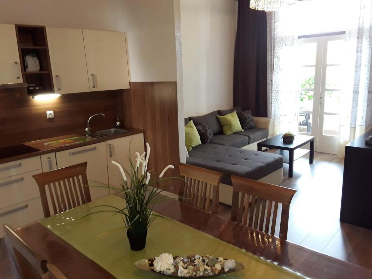 Rab Apartments Zic Kampor المظهر الخارجي الصورة